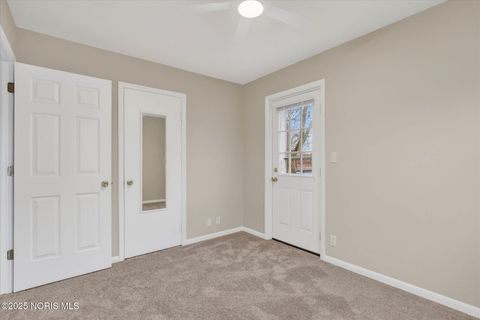 Tiny photo for 629 Pierce Street, Maumee, OH 43537 (MLS # 10002614)