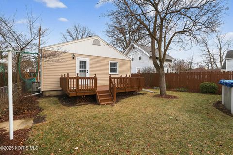 Tiny photo for 629 Pierce Street, Maumee, OH 43537 (MLS # 10002614)