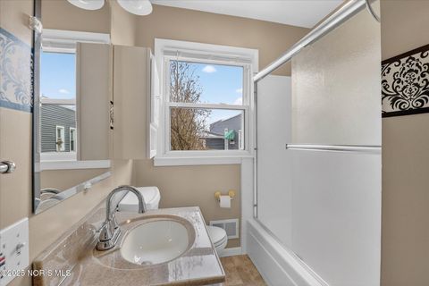 Tiny photo for 629 Pierce Street, Maumee, OH 43537 (MLS # 10002614)