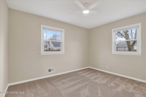 Tiny photo for 629 Pierce Street, Maumee, OH 43537 (MLS # 10002614)