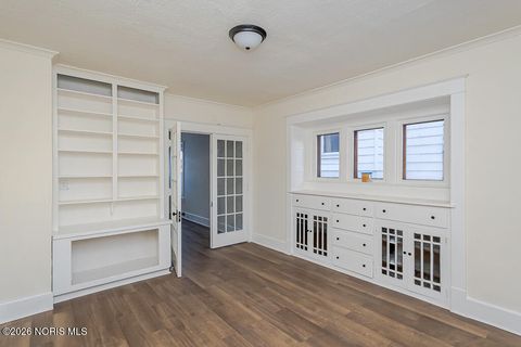 Tiny photo for 734 Brighton Avenue, Toledo, OH 43609 (MLS # 10003443)