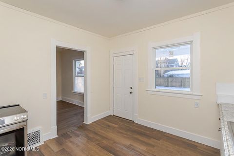 Tiny photo for 734 Brighton Avenue, Toledo, OH 43609 (MLS # 10003443)