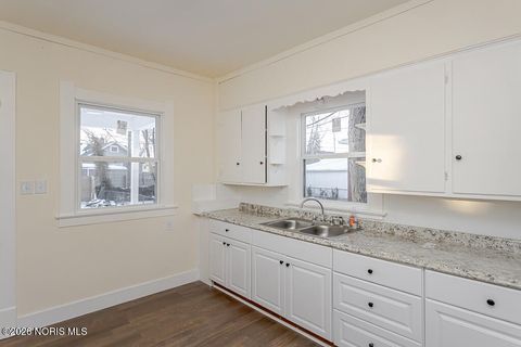 Tiny photo for 734 Brighton Avenue, Toledo, OH 43609 (MLS # 10003443)