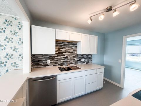 Tiny photo for 4810 295th Street, Toledo, OH 43611 (MLS # 10008545)