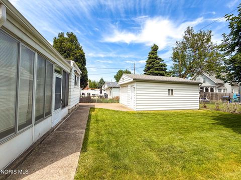Tiny photo for 4810 295th Street, Toledo, OH 43611 (MLS # 10008545)