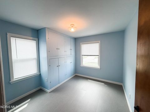 Tiny photo for 4810 295th Street, Toledo, OH 43611 (MLS # 10008545)