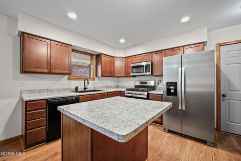 Tiny photo for 1032 Adams Street, Findlay, OH 45840 (MLS # 10005185)