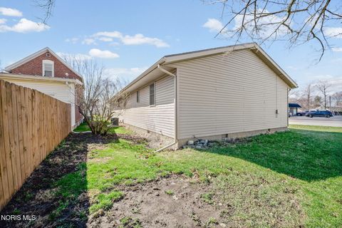 Tiny photo for 1032 Adams Street, Findlay, OH 45840 (MLS # 10005185)
