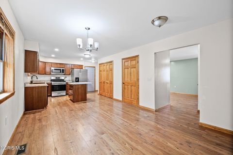 Tiny photo for 1032 Adams Street, Findlay, OH 45840 (MLS # 10005185)