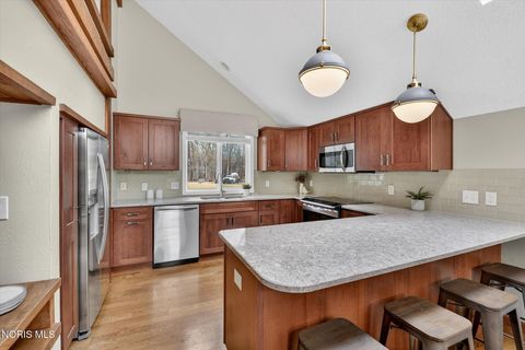 Tiny photo for 6927 Regents Park Boulevard, Toledo, OH 43617 (MLS # 10004832)