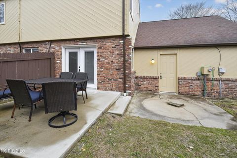 Tiny photo for 6927 Regents Park Boulevard, Toledo, OH 43617 (MLS # 10004832)