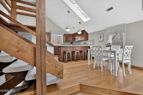 Tiny photo for 6927 Regents Park Boulevard, Toledo, OH 43617 (MLS # 10004832)