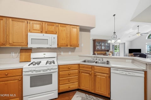 Tiny photo for 2279 Whispering Pines Drive, Toledo, OH 43617 (MLS # 10014011)