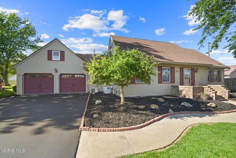 Photo of 914 W Melrose Avenue, Findlay, OH 45840 (MLS # 10008408)