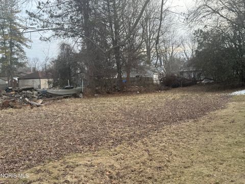 Photo of 5143 Calvin Avenue, Sylvania, OH 43560 (MLS # 10004694)