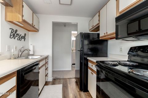 Tiny photo for 158 Clinton Reef Drive #158, Port Clinton, OH 43452 (MLS # 10007865)