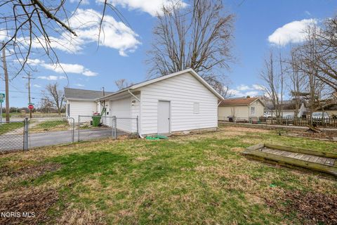 Tiny photo for 421 Conneaut Avenue, Bowling Green, OH 43402 (MLS # 10005303)