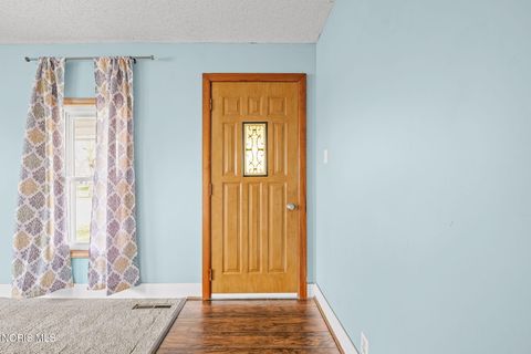 Tiny photo for 421 Conneaut Avenue, Bowling Green, OH 43402 (MLS # 10005303)