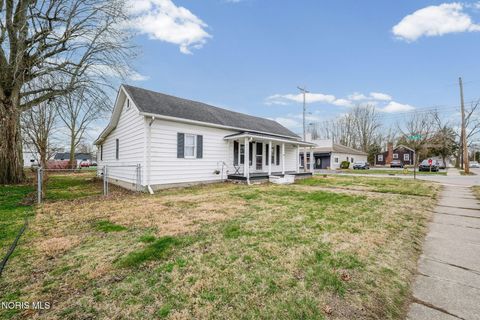 Tiny photo for 421 Conneaut Avenue, Bowling Green, OH 43402 (MLS # 10005303)
