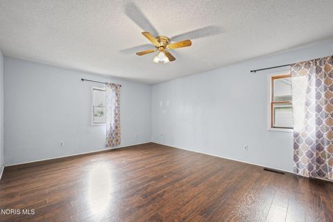 Tiny photo for 421 Conneaut Avenue, Bowling Green, OH 43402 (MLS # 10005303)