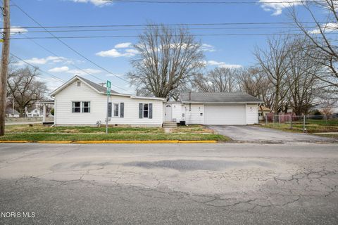 Tiny photo for 421 Conneaut Avenue, Bowling Green, OH 43402 (MLS # 10005303)