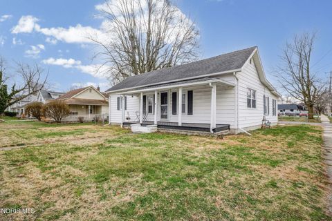 Tiny photo for 421 Conneaut Avenue, Bowling Green, OH 43402 (MLS # 10005303)