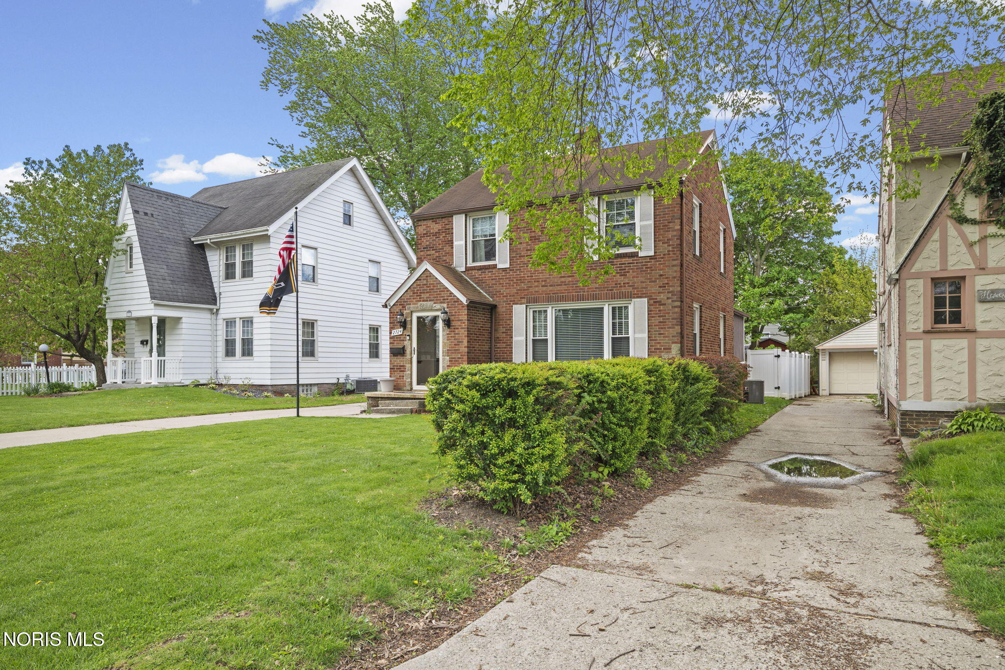 2724 Eastmoreland Drive