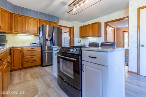 Tiny photo for 6856 Morningdew Boulevard, Maumee, OH 43537 (MLS # 10000504)