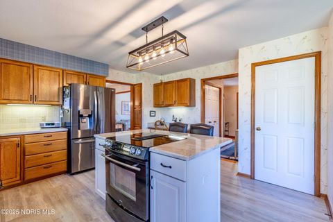 Tiny photo for 6856 Morningdew Boulevard, Maumee, OH 43537 (MLS # 10000504)