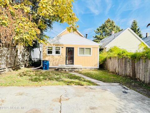 Tiny photo for 1110 Camden Street, Toledo, OH 43605 (MLS # 10000279)