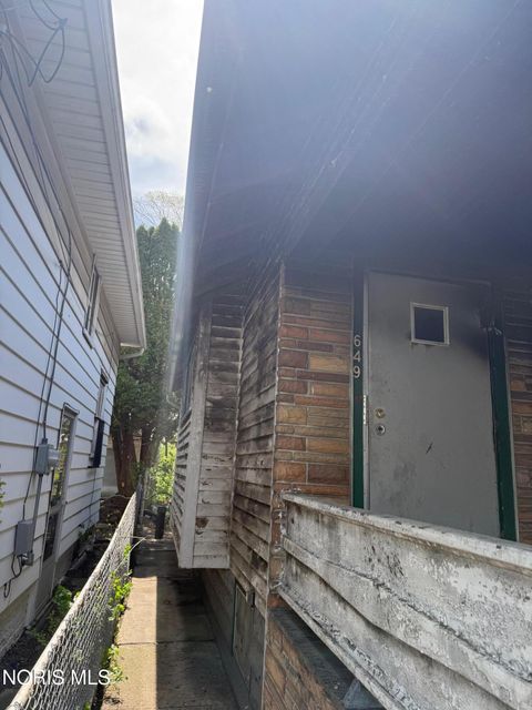 Tiny photo for 649 Curtis Street, Toledo, OH 43609 (MLS # 10006673)