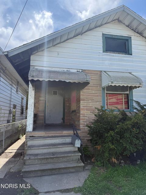 Tiny photo for 649 Curtis Street, Toledo, OH 43609 (MLS # 10006673)