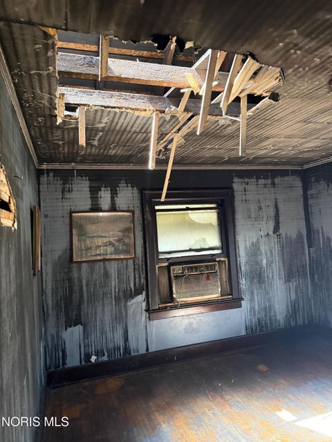 Tiny photo for 649 Curtis Street, Toledo, OH 43609 (MLS # 10006673)