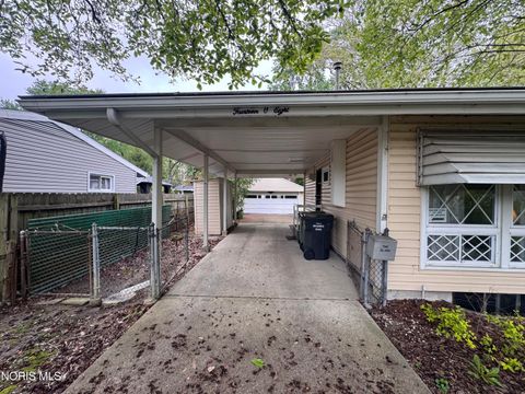 Tiny photo for 1408 Bradshaw Court, Maumee, OH 43537 (MLS # 10007027)