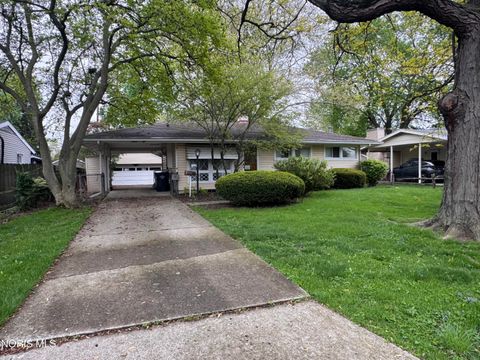 Photo of 1408 Bradshaw Court, Maumee, OH 43537 (MLS # 10007027)
