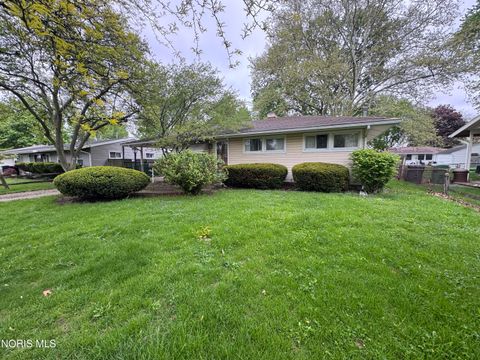 Tiny photo for 1408 Bradshaw Court, Maumee, OH 43537 (MLS # 10007027)