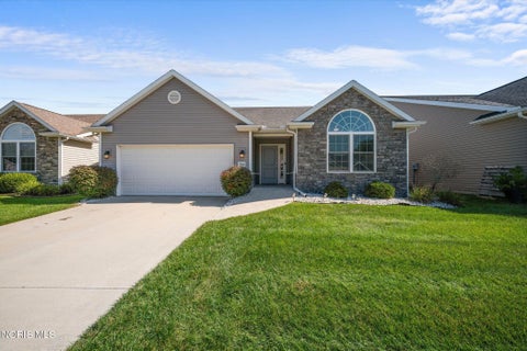 Tiny photo for 718 Meadowland Trail, Toledo, OH 43615 (MLS # 10014205)