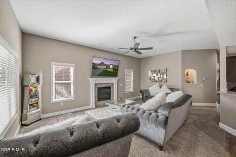 Tiny photo for 718 Meadowland Trail, Toledo, OH 43615 (MLS # 10014205)