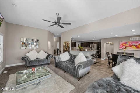 Tiny photo for 718 Meadowland Trail, Toledo, OH 43615 (MLS # 10014205)
