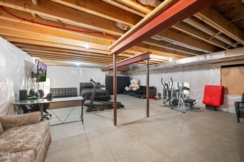Tiny photo for 718 Meadowland Trail, Toledo, OH 43615 (MLS # 10014205)