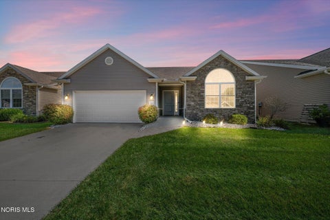 Homes For Sale - 718 Meadowland Trail<br/> Toledo, OH 43615