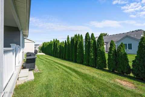 Tiny photo for 718 Meadowland Trail, Toledo, OH 43615 (MLS # 10014205)