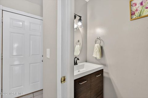 Tiny photo for 728 Fairway Drive #Apt 1, Wauseon, OH 43567 (MLS # 10002828)