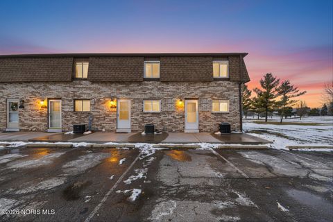 Photo of 728 Fairway Drive #Apt 1, Wauseon, OH 43567 (MLS # 10002828)