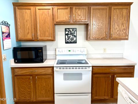 Tiny photo for 29930 Zachary Lane, Rossford, OH 43460 (MLS # 10006446)