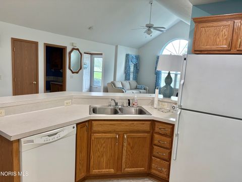 Tiny photo for 29930 Zachary Lane, Rossford, OH 43460 (MLS # 10006446)