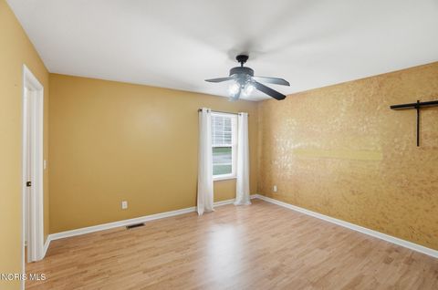 Tiny photo for 2515 Glengate Drive, Toledo, OH 43614 (MLS # 10006853)