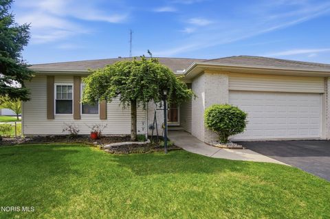 Photo of 2515 Glengate Drive, Toledo, OH 43614 (MLS # 10006853)