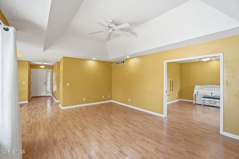 Tiny photo for 2515 Glengate Drive, Toledo, OH 43614 (MLS # 10006853)