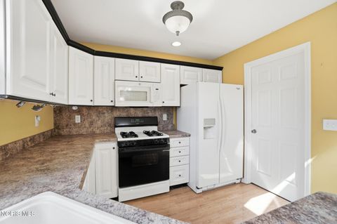 Tiny photo for 2515 Glengate Drive, Toledo, OH 43614 (MLS # 10006853)